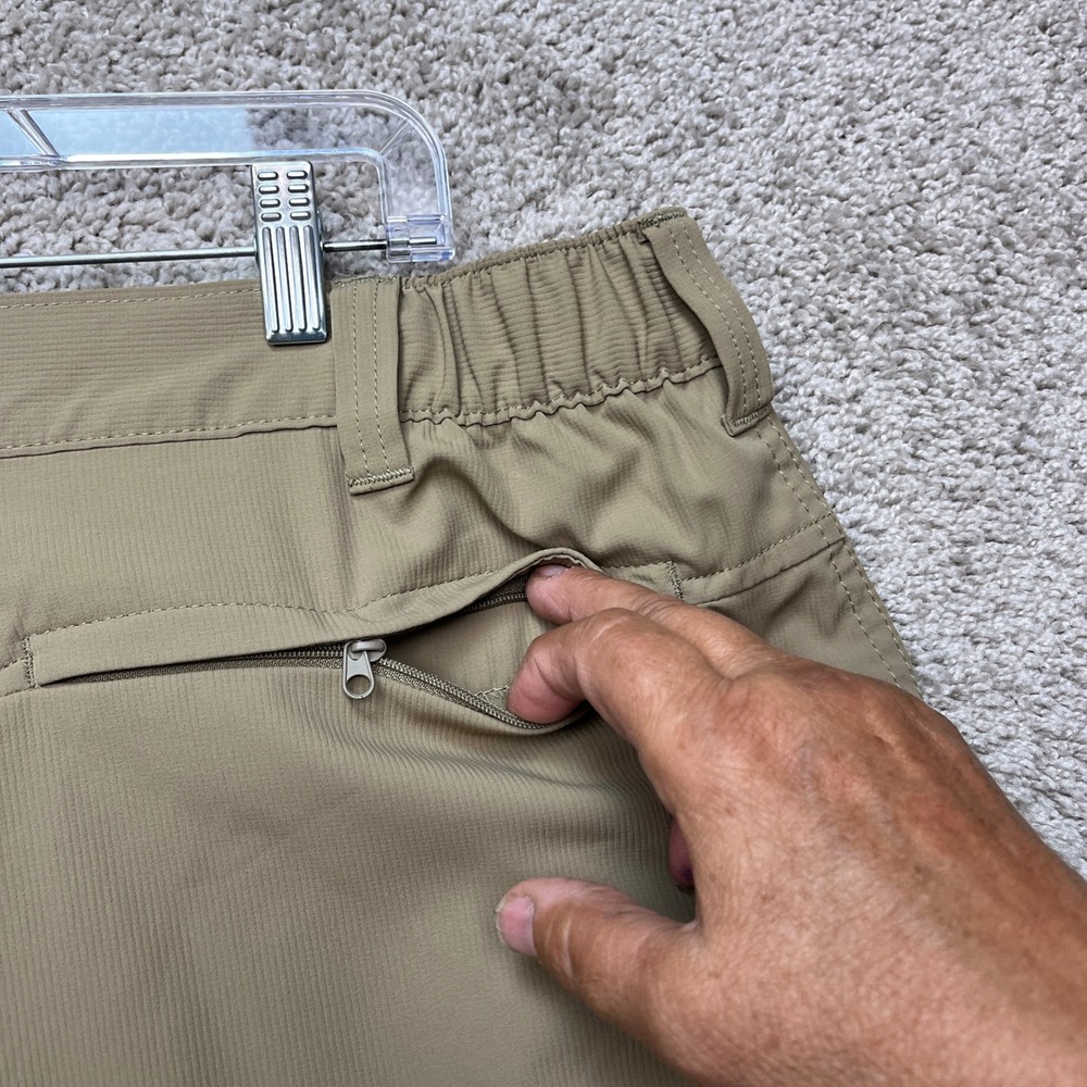 Wrangler Shorts Mens 40 Khaki Tan Cargo Elastic Waist Flat Front Hiking Outdoor - Picture 6 of 9